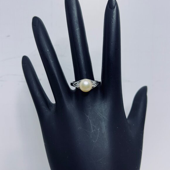 Silver Tone Clear Rhinestone & Faux Pearl Ring Size 6.25 (R451) - Picture 1 of 8